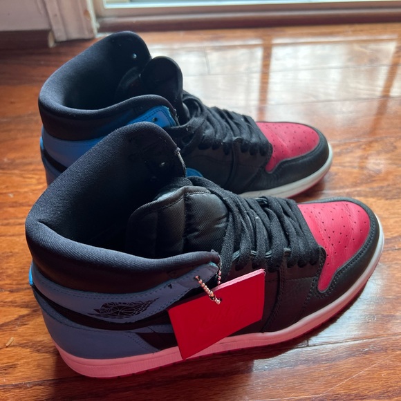 Nike Air Jordan 1 High OG "UNC to Chicago" women's sneakers. - Picture 2 of 10